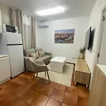 Petit Luxe à *